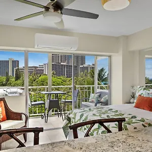  Apartment Waikiki Shore 515 Beachfront & Upgrade United States