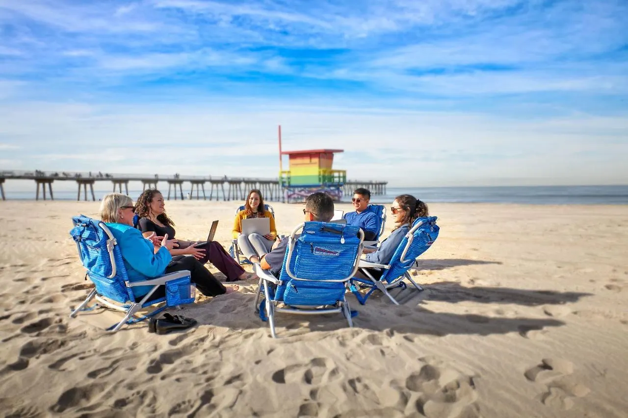 Beach House Hotel At Hermosa Beach