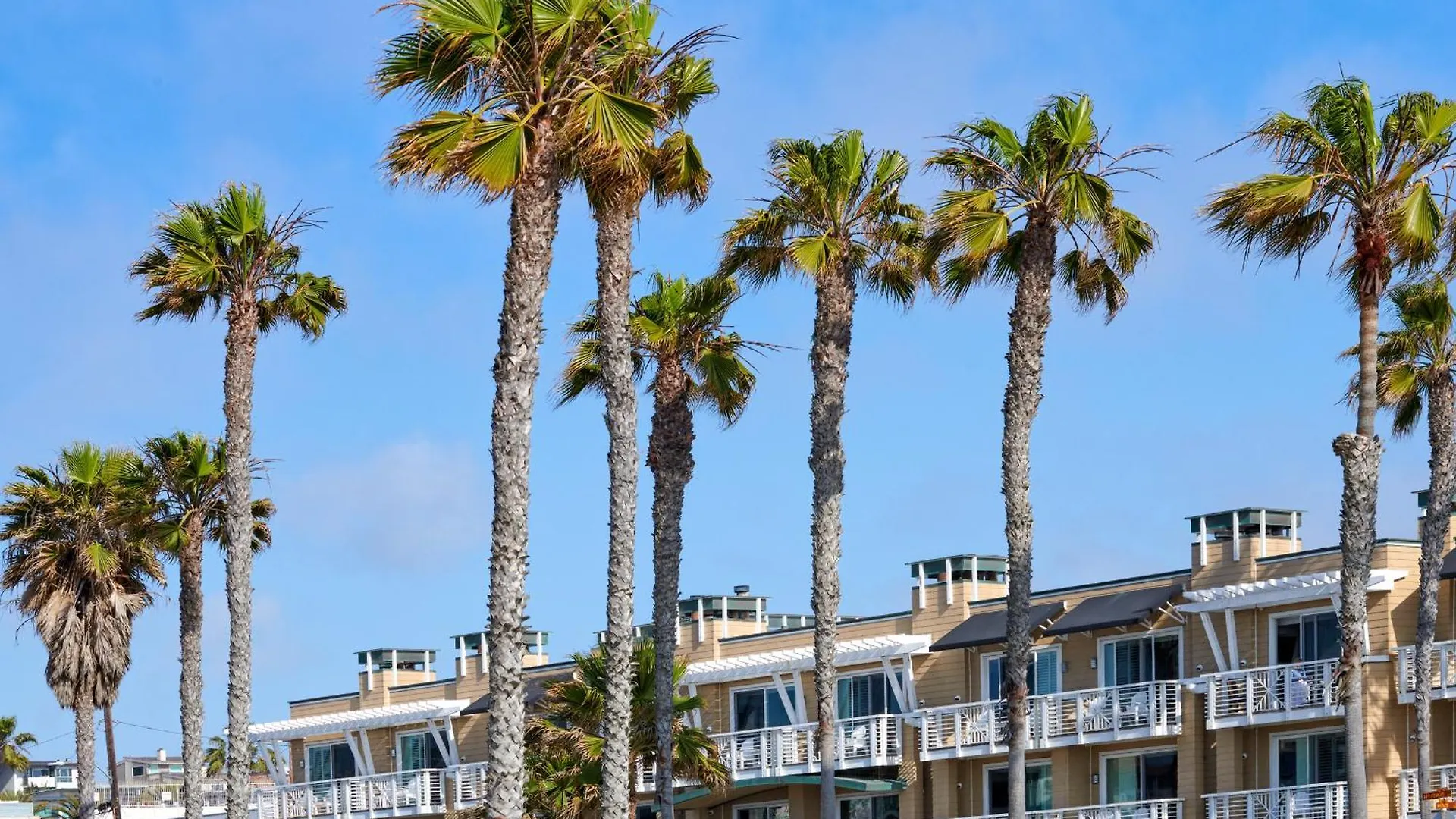 Beach House Hotel At Hermosa Beach